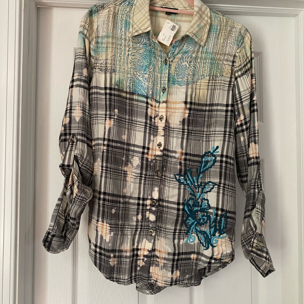 Tolani button down shirt sz Small NWT